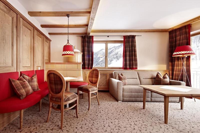 טוקס Hotel Berghof Crystal Spa & Sports מראה חיצוני תמונה